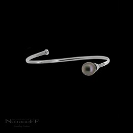 Tahitian Pearl and Diamond Bangle